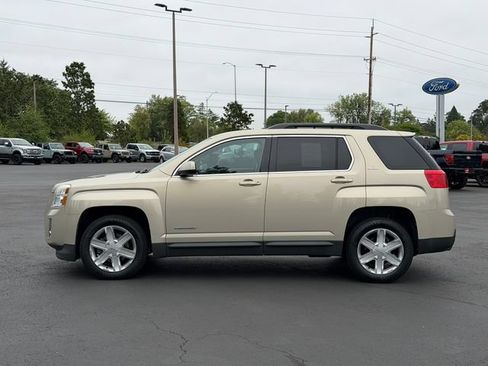 Used 2011 GMC Terrain SLE AWD/4WD image 6