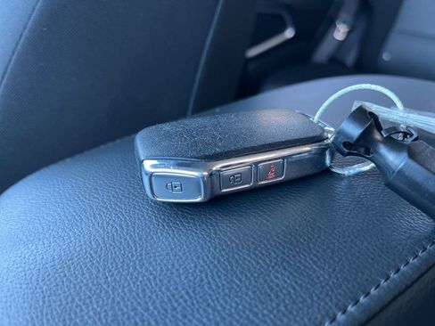 Used 2025 Kia Soul LX w/ LX Technology Package image 21