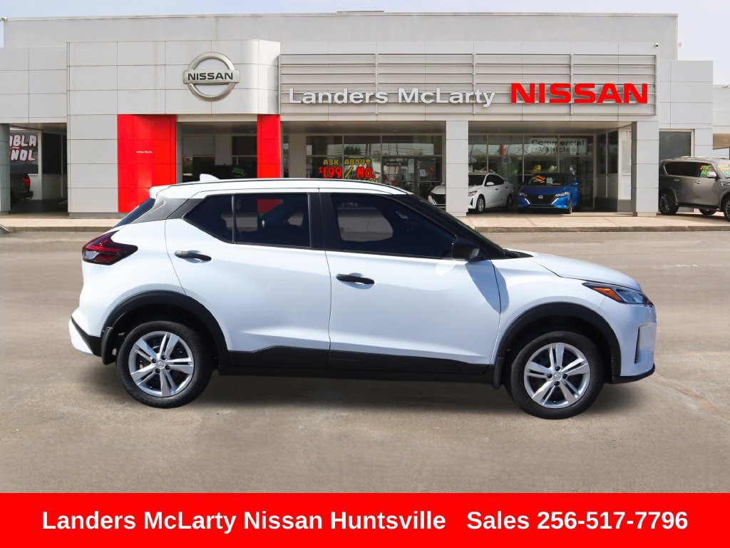Used 2025 Nissan Kicks Play S FWD image 2