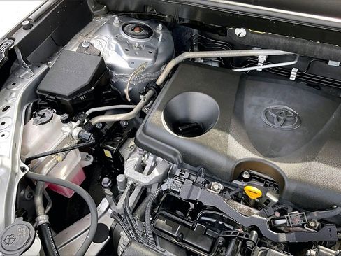 Used 2019 Toyota RAV4 LE image 31