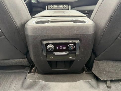 Used 2021 Chevrolet Suburban Z71 image 30