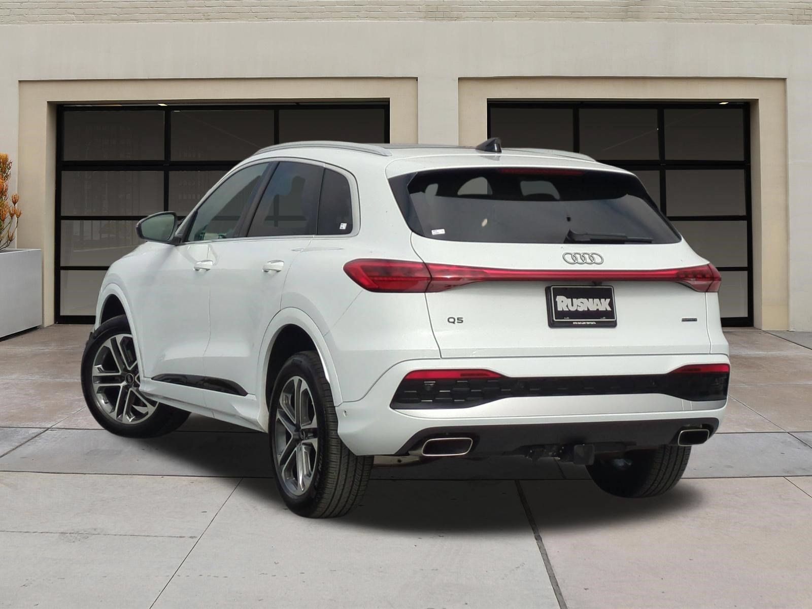 Used 2025 Audi Q5 Premium w/ Convenience Package AWD/4WD image 2