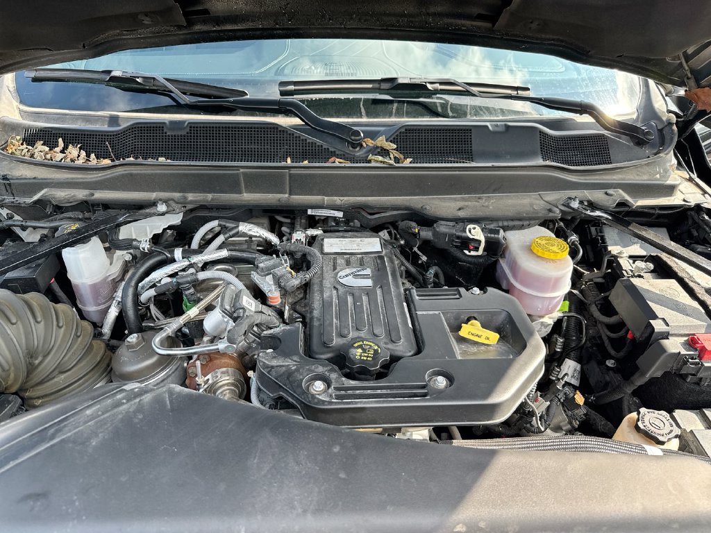 Used 2025 RAM 2500 Limited AWD/4WD image 25