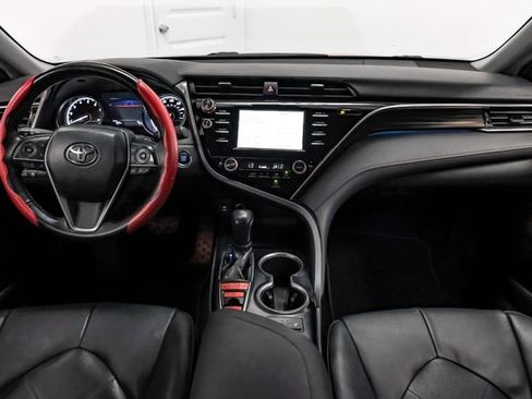 Used 2018 Toyota Camry XLE FWD image 15