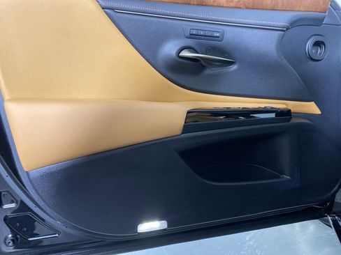 Certified 2022 Lexus ES 350 w/ Premium Package image 24