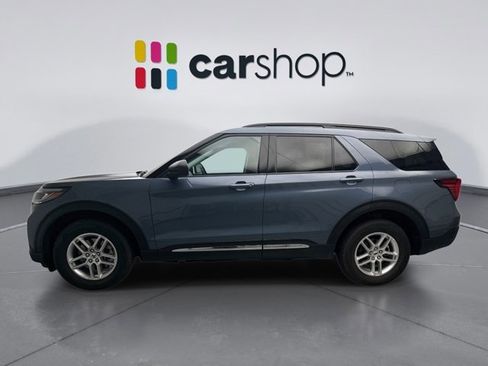 Used 2025 Ford Explorer Active AWD/4WD image 2