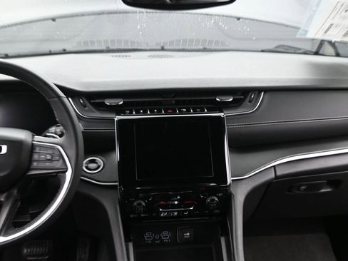 Used 2024 Jeep Grand Cherokee L Altitude image 26