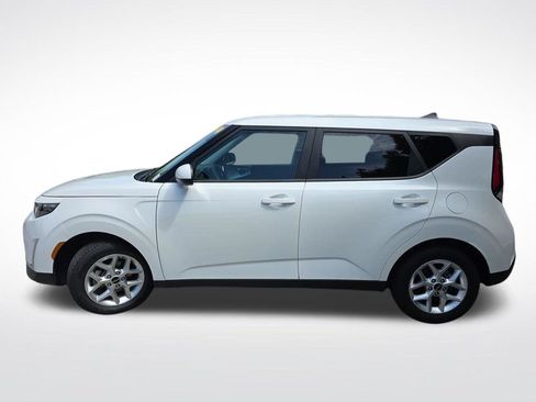 Used 2025 Kia Soul LX w/ LX Technology Package FWD image 12