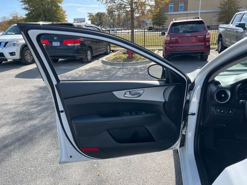 Used 2024 Kia Forte LXS w/ LXS Technology Package image 24