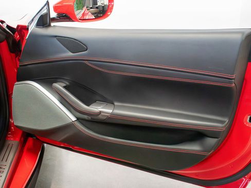 Used 2020 Ferrari Portofino RWD image 16