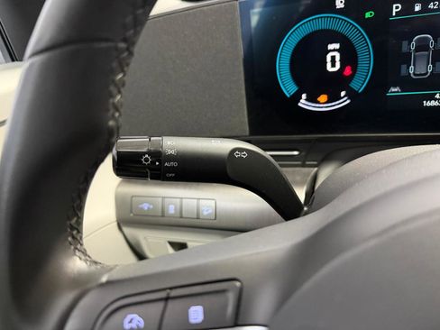 Used 2025 Hyundai Kona SEL image 32