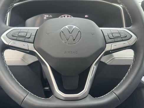 New 2026 Volkswagen Taos SE image 28