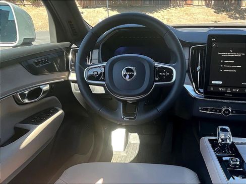 New 2026 Volvo XC90 B5 Plus w/ Protection Package Premier image 15