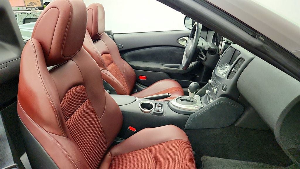 Used 2014 Nissan 370Z Touring w/ Navigation Package RWD image 25