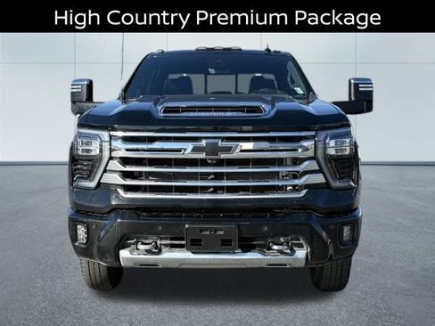 Used 2025 Chevrolet Silverado 3500 High Country w/ High Country Premium Package image 4