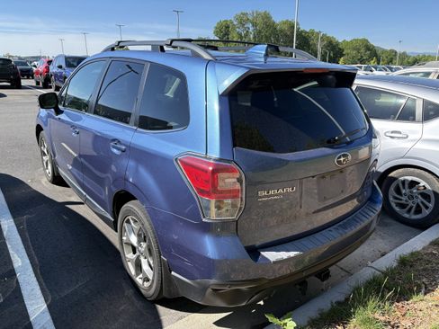 Used 2017 Subaru Forester 2.5i Touring AWD/4WD image 4
