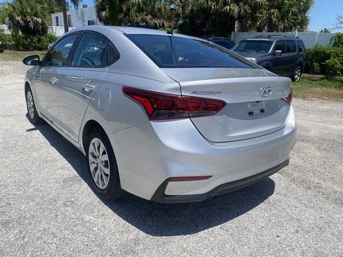 Used 2019 Hyundai Accent SE w/ Cargo Package FWD image 5