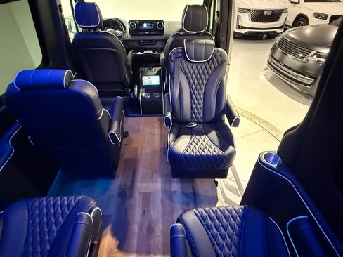 Used 2024 Mercedes-Benz Sprinter 2500 image 37