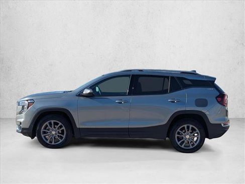 Used 2024 GMC Terrain SLT AWD/4WD image 9