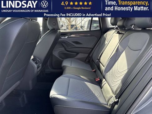 Certified 2025 Volkswagen Tiguan SE R-Line image 11