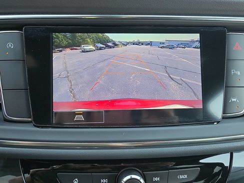 Certified 2023 Buick Enclave Essence FWD image 27