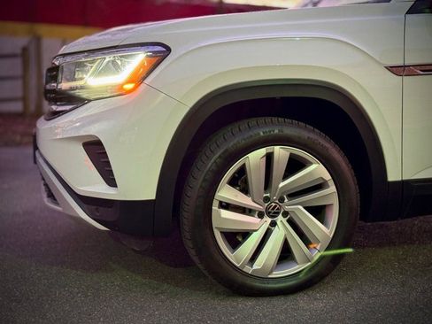 Used 2022 Volkswagen Atlas Cross Sport SE image 9