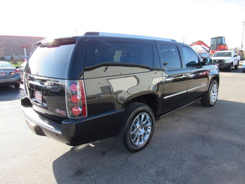 Used 2013 GMC Yukon XL Denali image 5