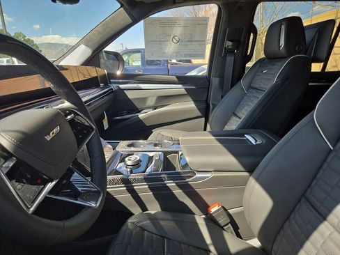 New 2026 Cadillac Escalade V image 5