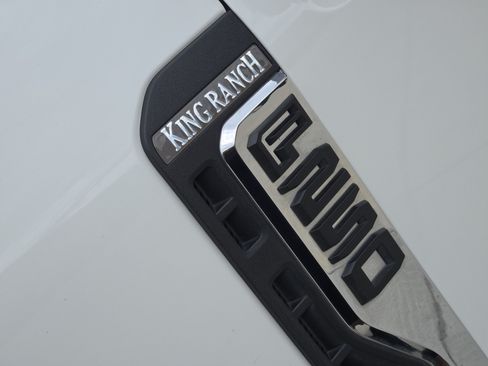 Used 2025 Ford F250 King Ranch w/ FX4 Off-Road Package AWD/4WD image 11