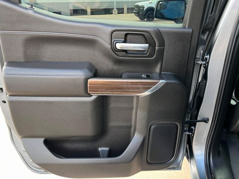 Used 2021 Chevrolet Silverado 1500 LT Trail Boss w/ Convenience Package II image 19