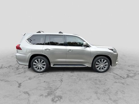 Used 2017 Lexus LX 570 4WD w/ Luxury Package image 9