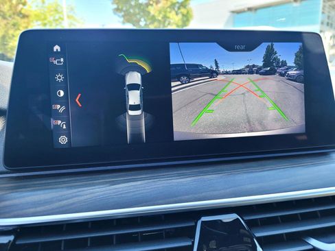 Used 2018 BMW 530e RWD image 13