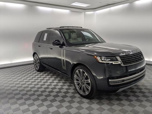 Certified 2025 Land Rover Range Rover SE image 6