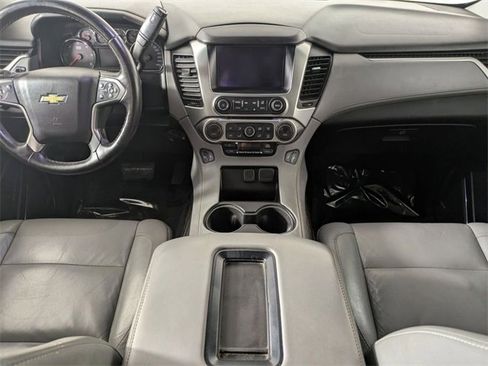 Used 2015 Chevrolet Suburban LT image 24