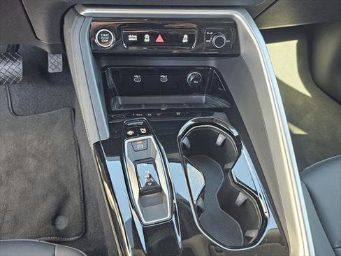 Used 2025 Audi Q5 Premium w/ Convenience Package image 11