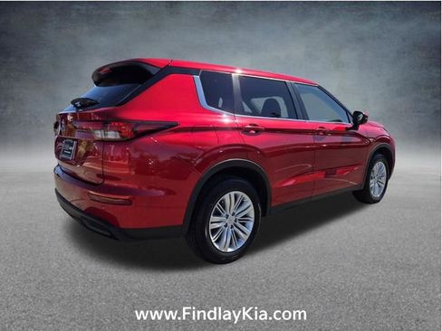 Used 2023 Mitsubishi Outlander ES FWD image 6