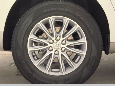 Used 2023 Buick Enclave Essence AWD/4WD image 23