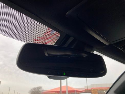 Used 2022 Toyota Tacoma Limited image 30