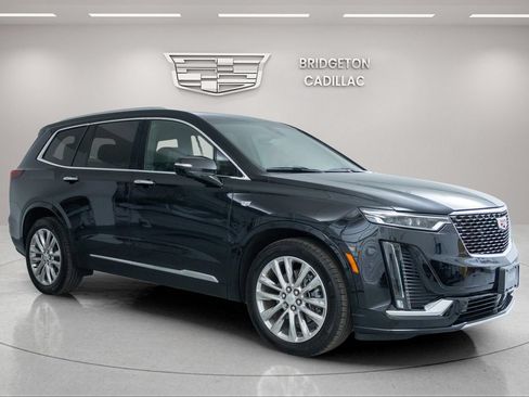 Used 2023 Cadillac XT6 Premium Luxury w/ Technology Package FWD image 1