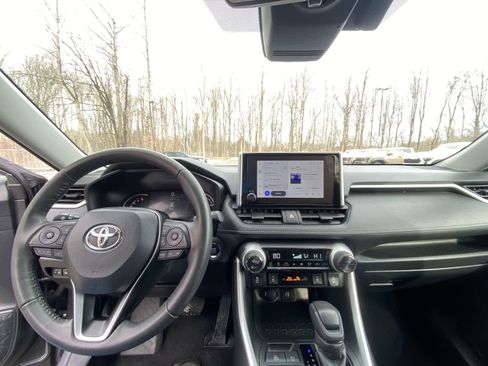 Used 2024 Toyota RAV4 XLE image 18