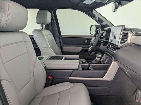 Certified 2026 Toyota Tundra Limited AWD/4WD image 30