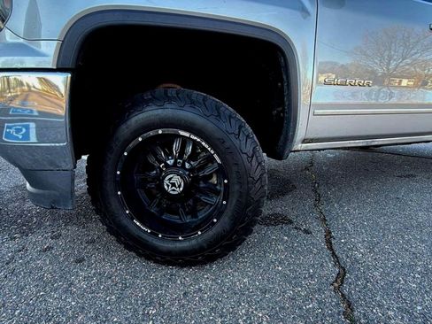 Used 2018 GMC Sierra 1500 SLE image 22