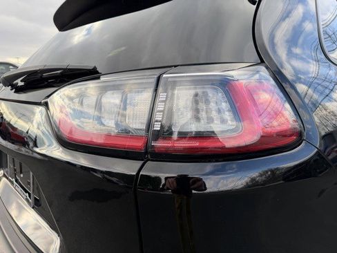 Used 2019 Jeep Cherokee Latitude Plus image 6