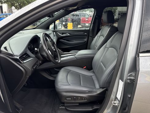 Used 2024 Buick Enclave Premium image 17
