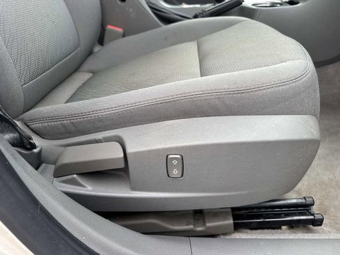 Used 2015 Chevrolet Malibu LS image 19