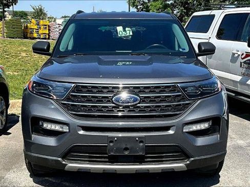 Certified 2023 Ford Explorer XLT w/ Equipment Group 202A AWD/4WD image 2