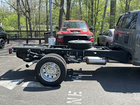 New 2026 RAM 5500 Laramie AWD/4WD image 20