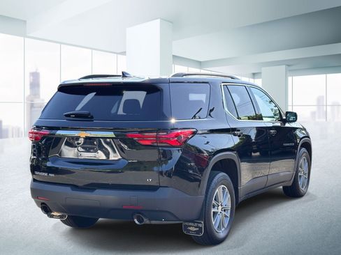 Used 2023 Chevrolet Traverse LT AWD/4WD image 3