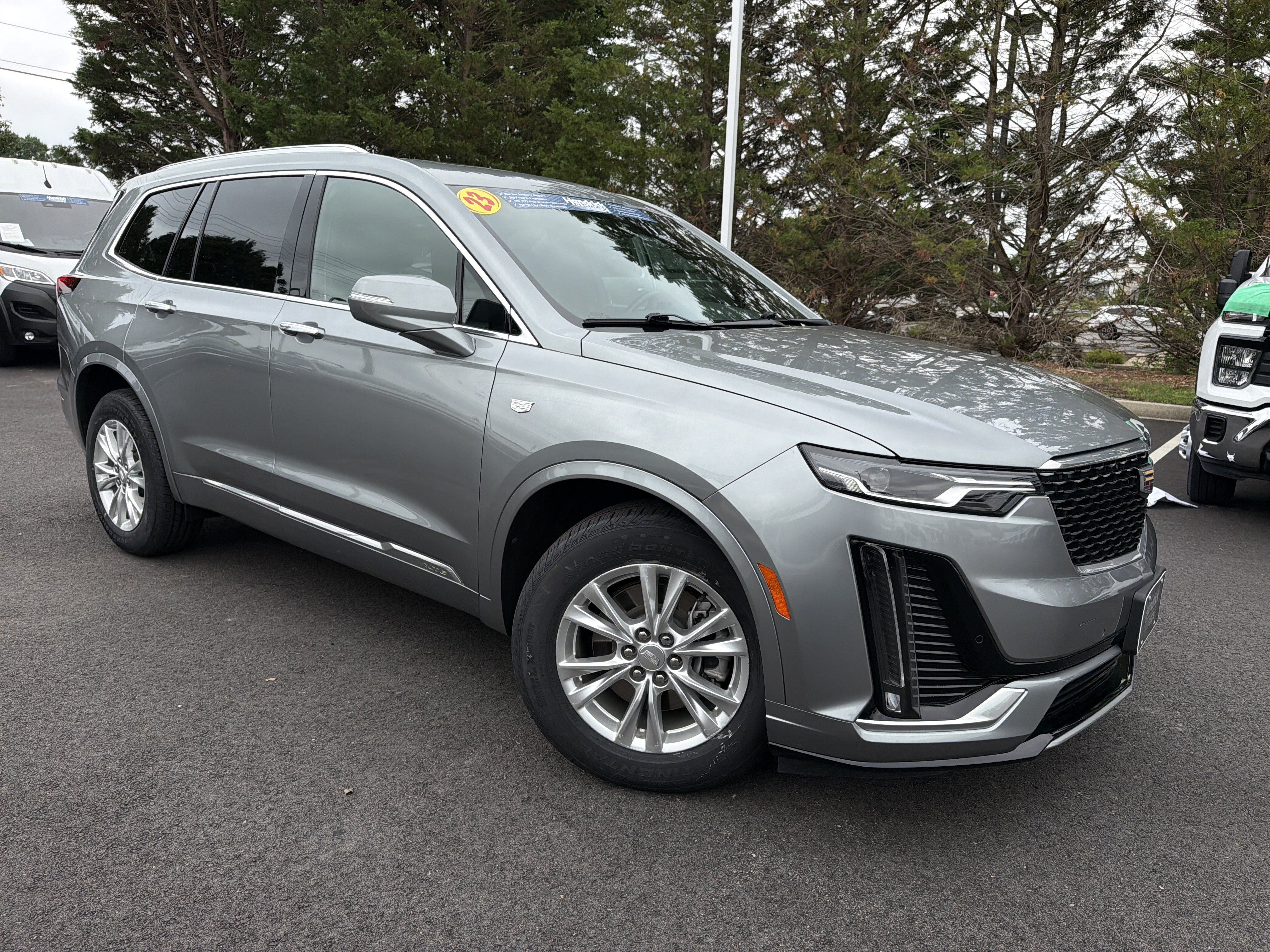 Used 2023 Cadillac XT6 Luxury AWD/4WD image 2