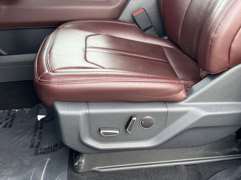 Used 2024 Ford Expedition Max Limited image 11